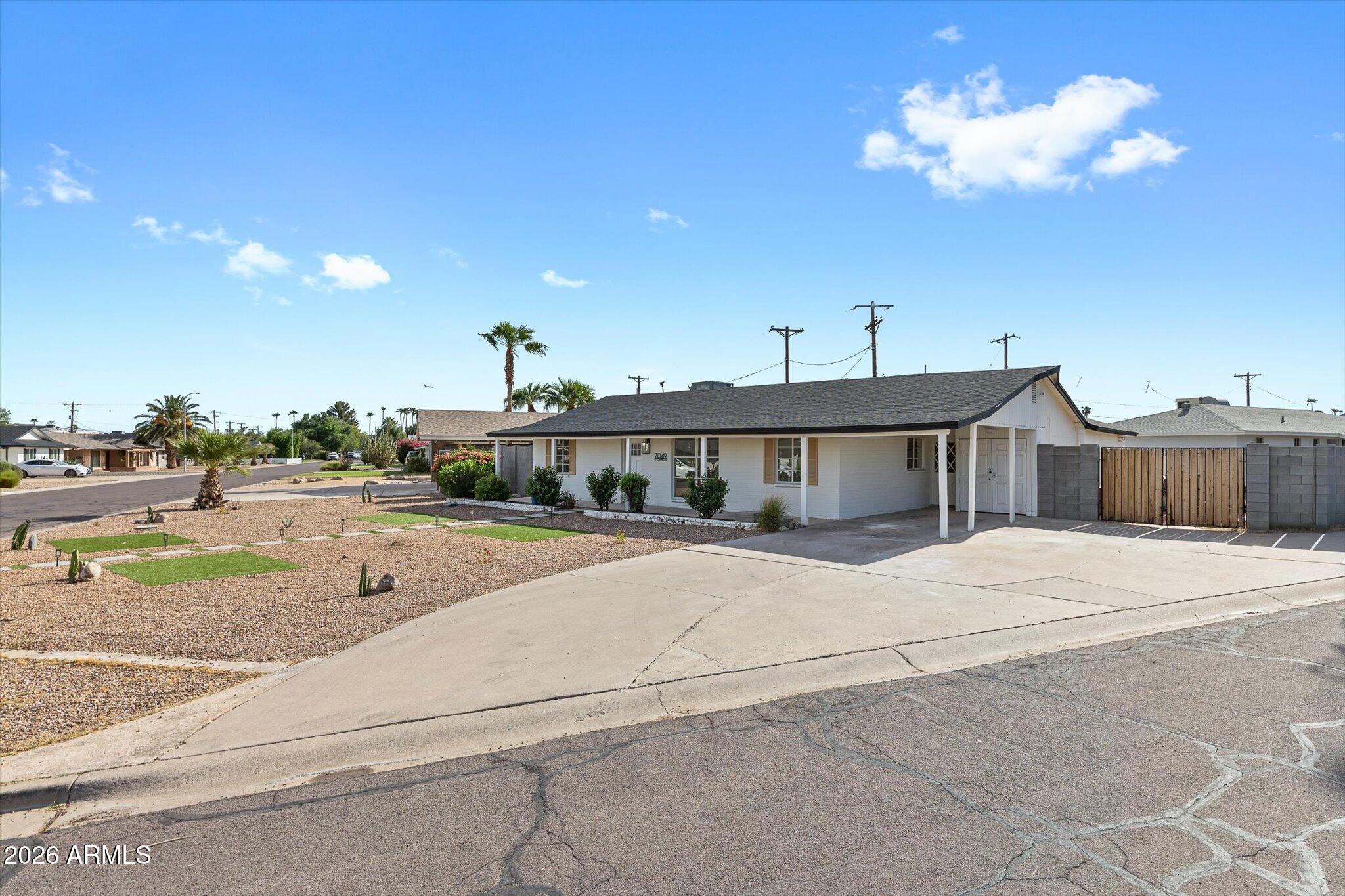 7049 E CYPRESS Street