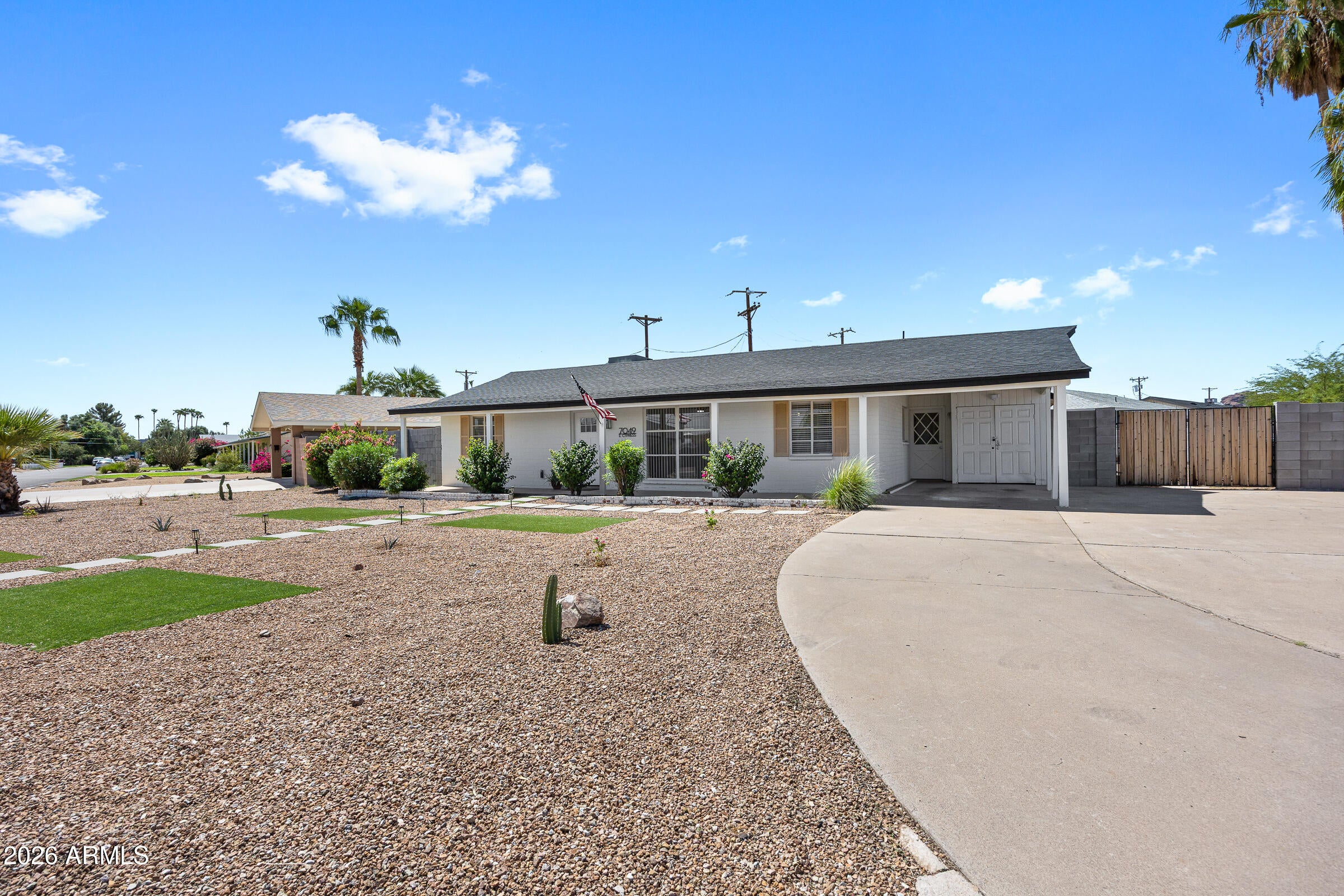 7049 E CYPRESS Street