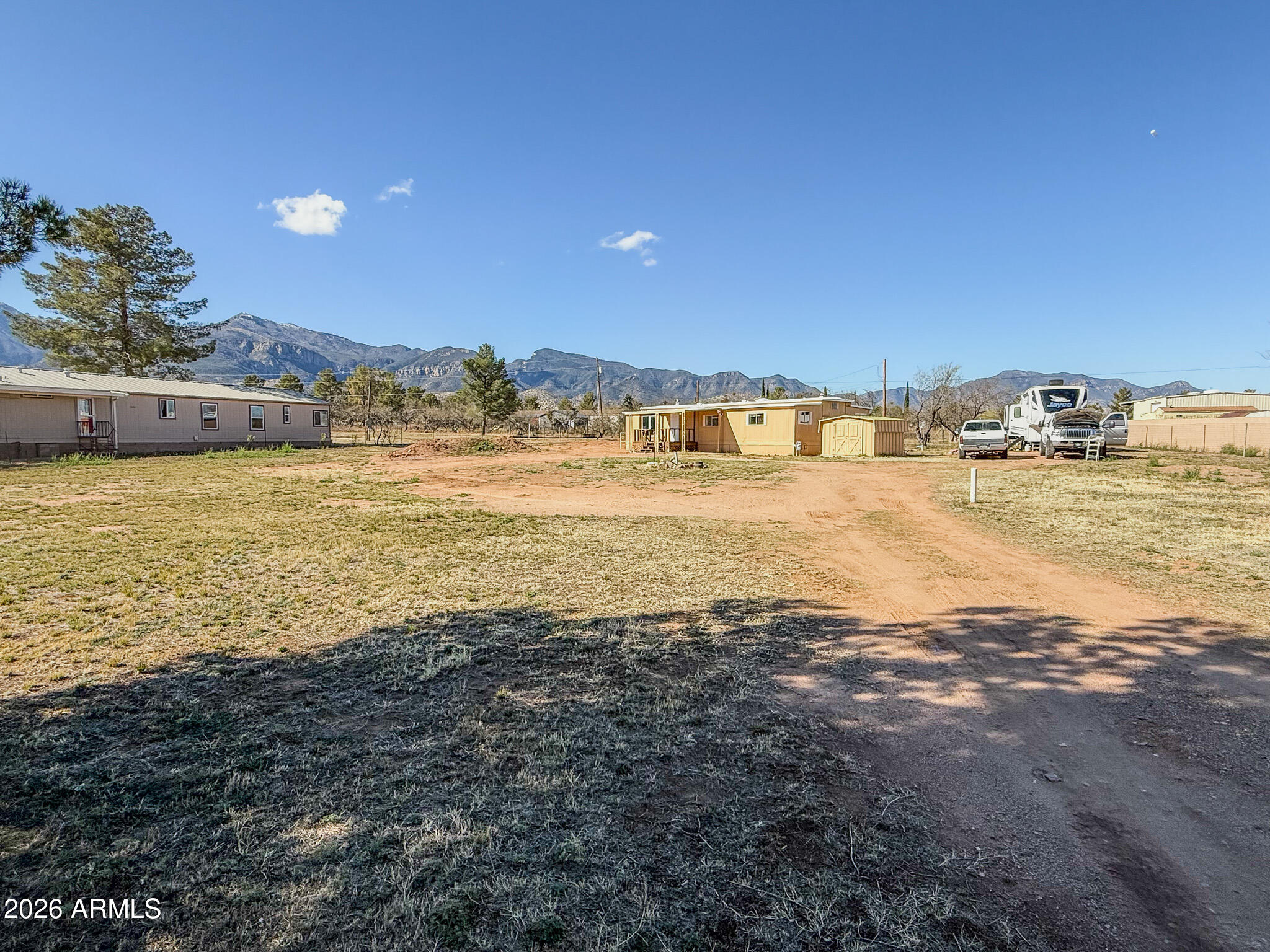 5254 S SANTA CLAUS Avenue