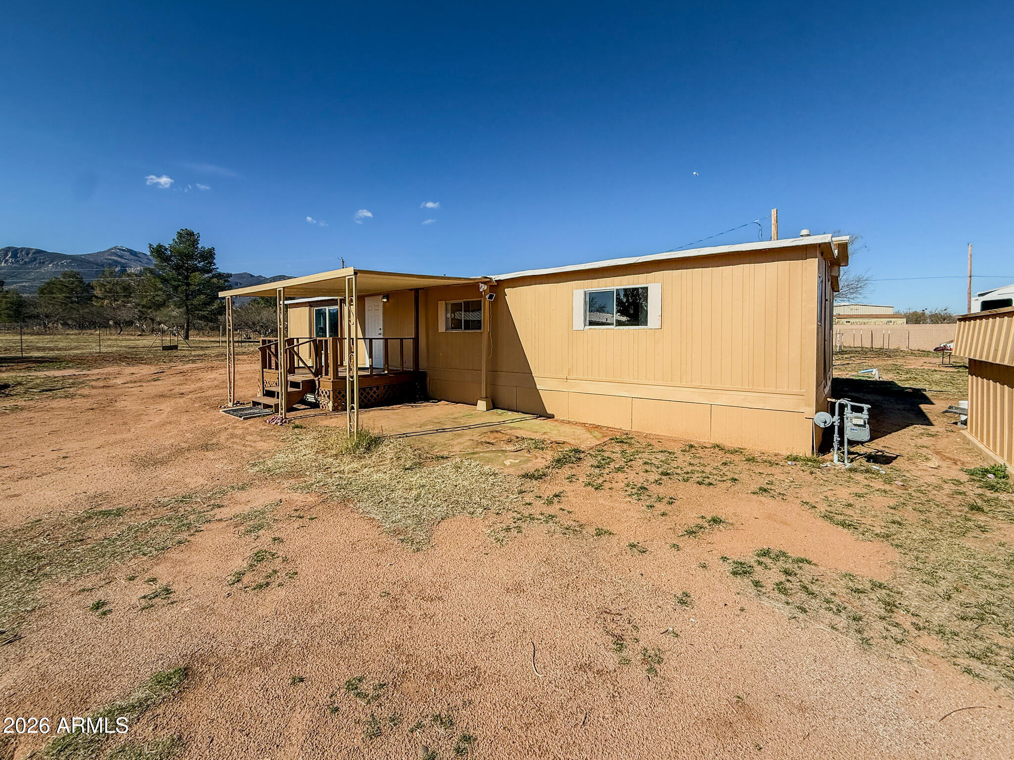 5254 S SANTA CLAUS Avenue