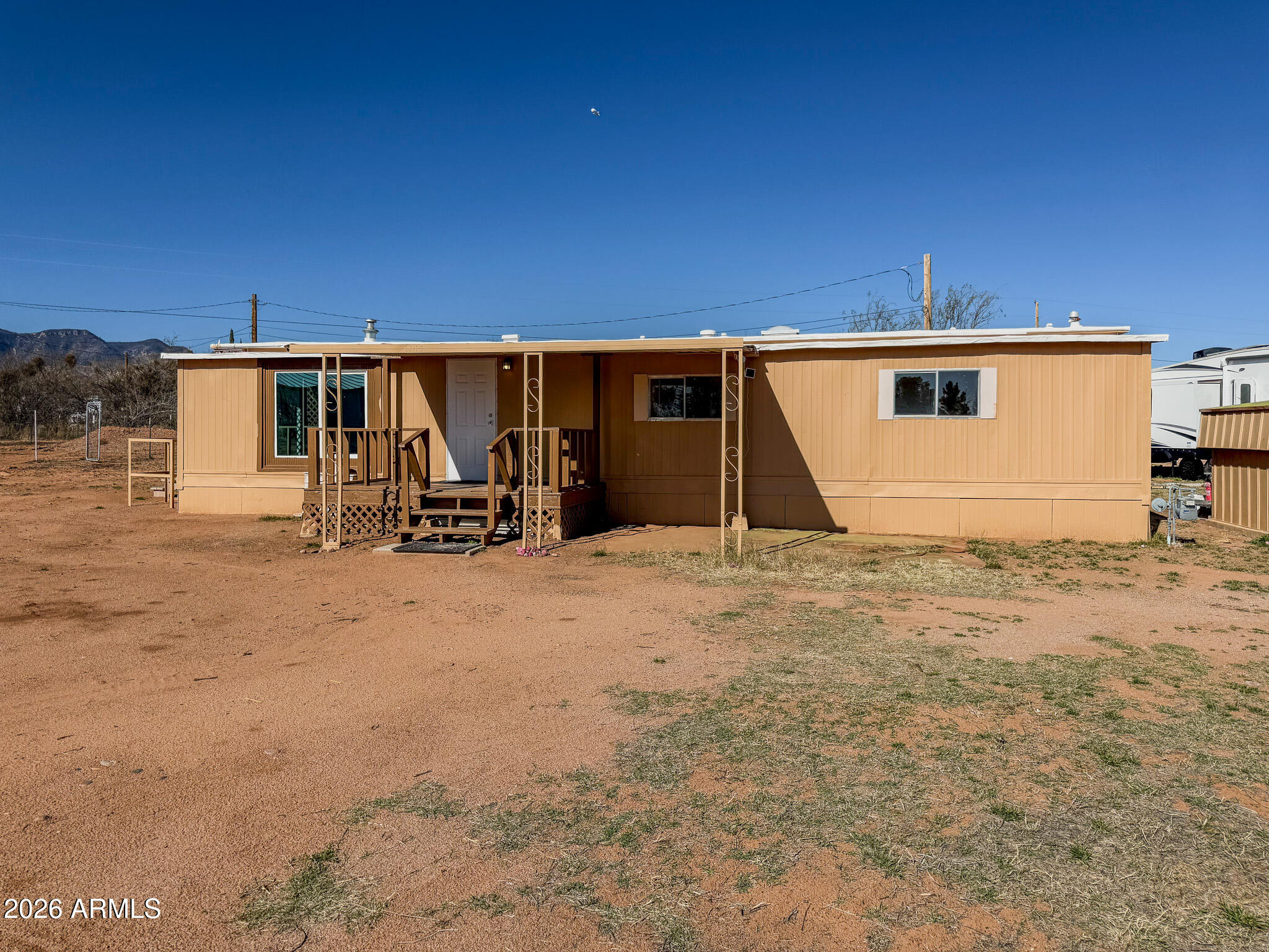 5254 S SANTA CLAUS Avenue