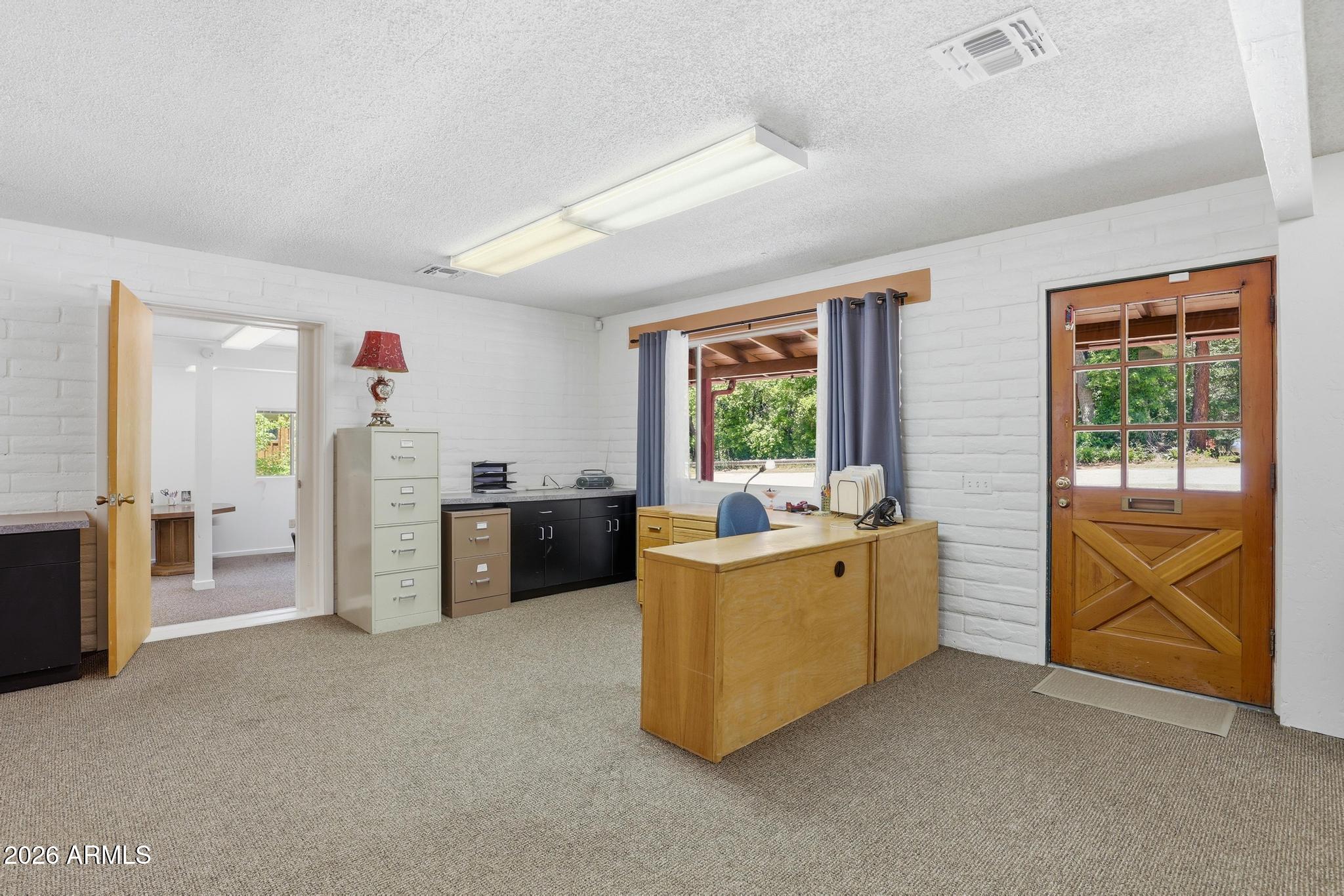 1389 E CHRISTOPHER CREEK Loop