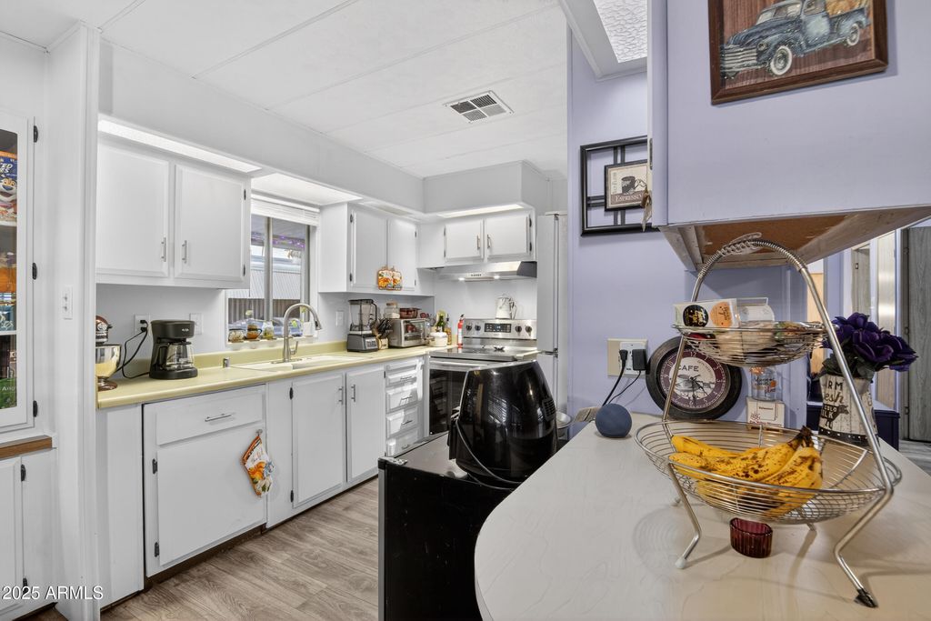 Photo of 7300 N 51st Avenue #G142, Glendale, AZ 85301 (MLS # 6956628)