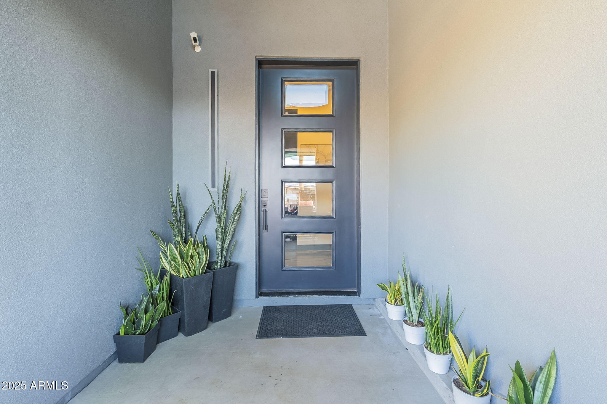 1211 E HAYWARD Avenue