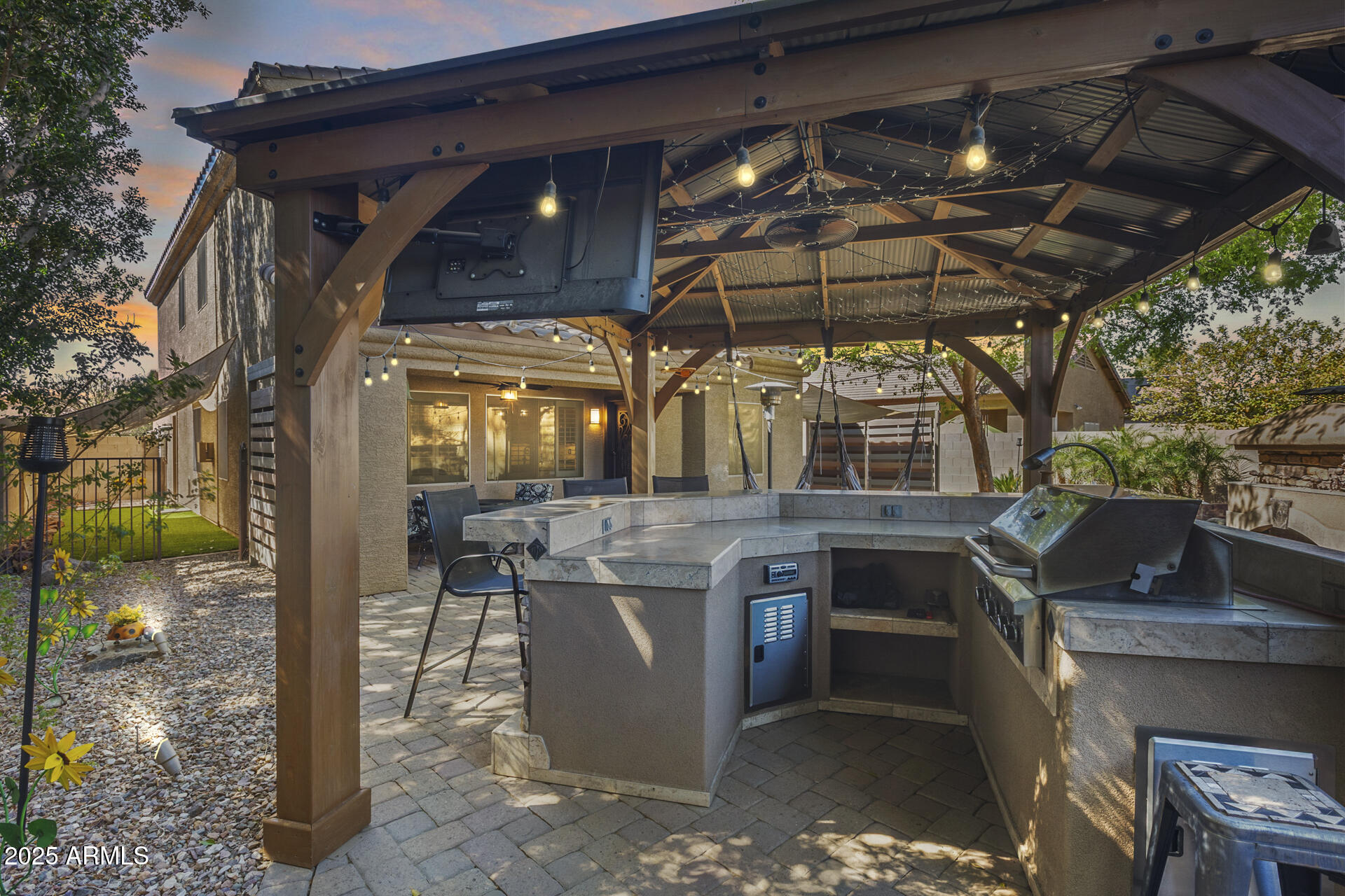 8246 W MELINDA Lane