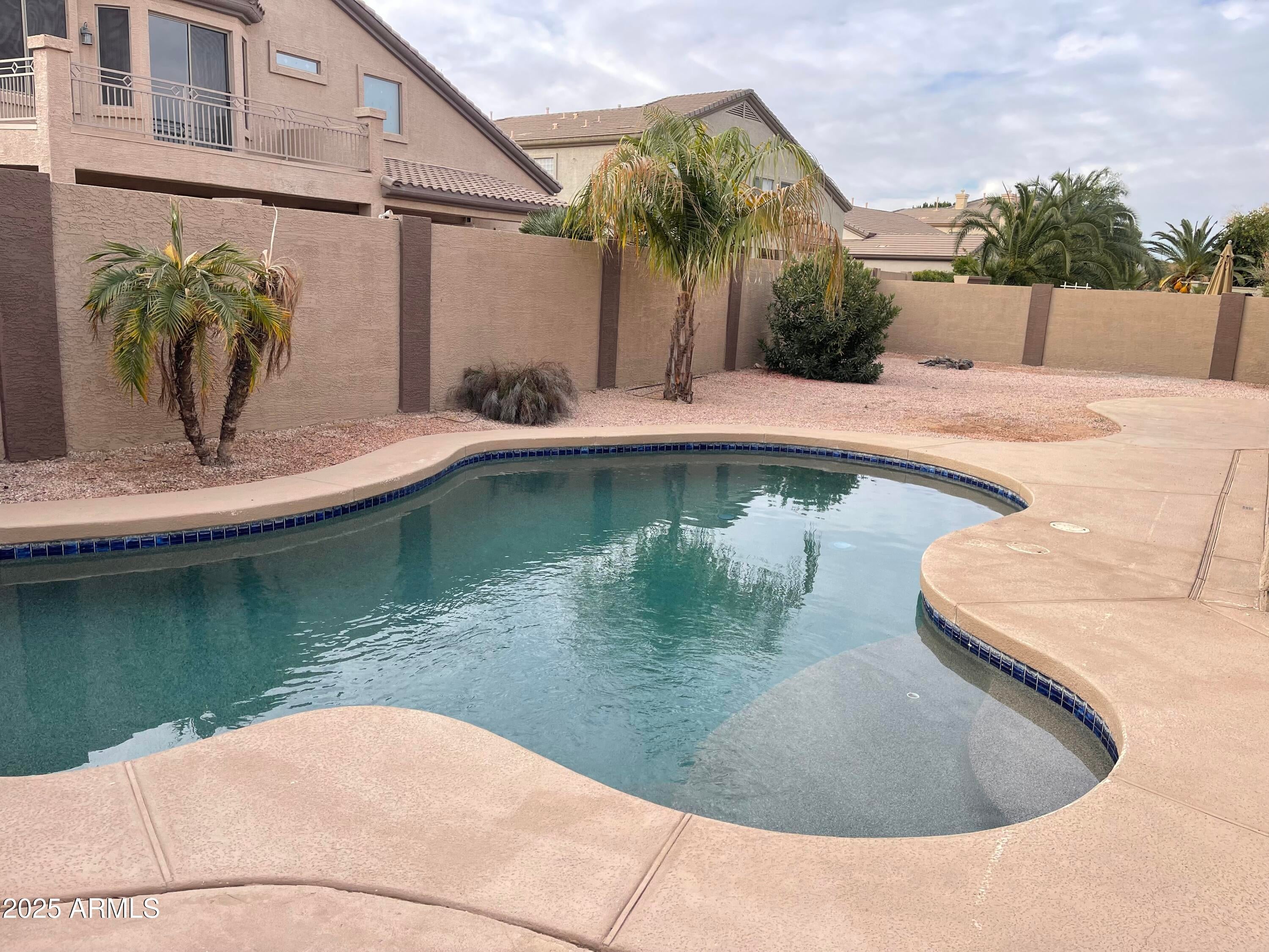 1283 E Saragosa Street