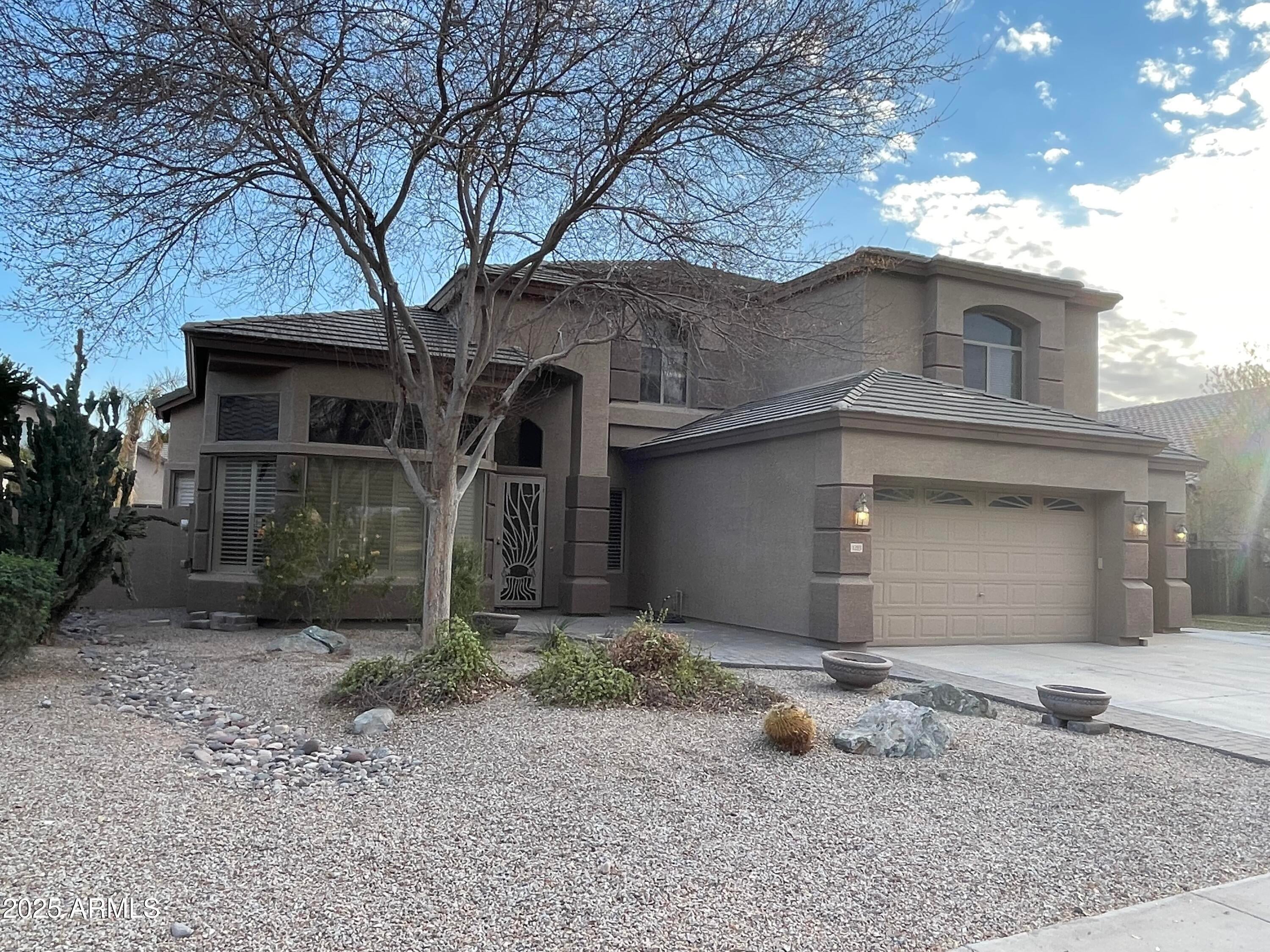 1283 E Saragosa Street