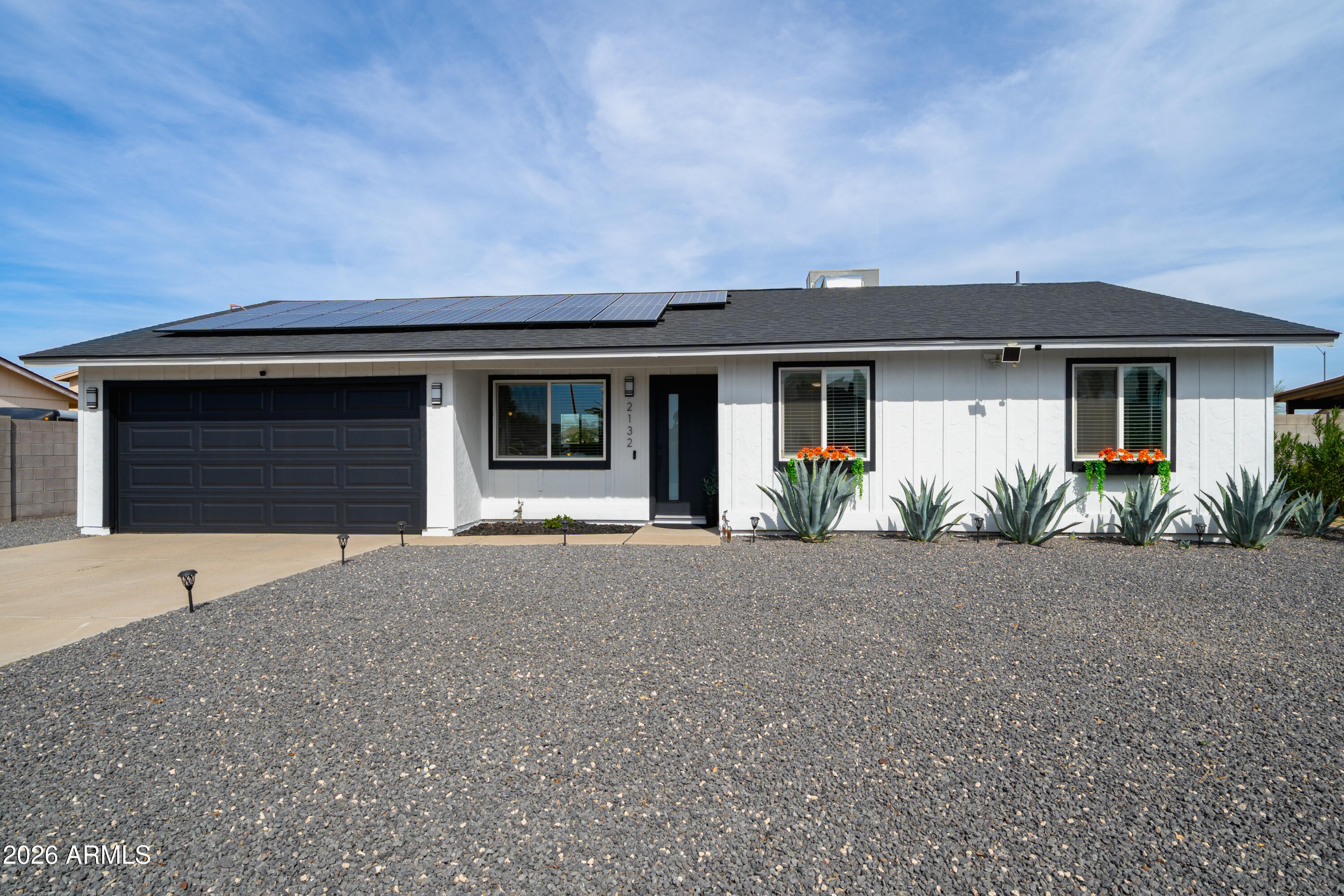 2132 E MONTE CRISTO Avenue