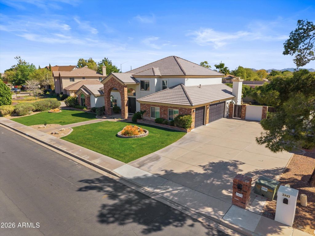 Photo of 2455 N Kachina, Mesa, AZ 85203 (MLS # 6997183)