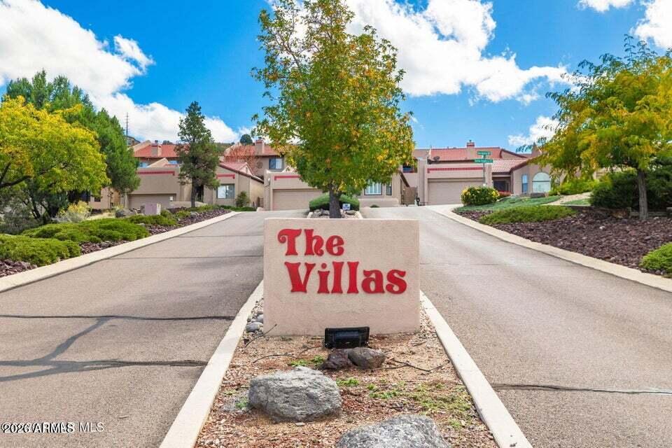 2703 COLLEGE HEIGHTS Road