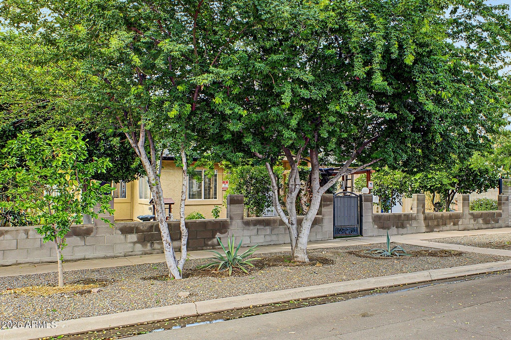 Photo of 6702 N 60th Avenue, Glendale, AZ 85301 (MLS # 7087230)