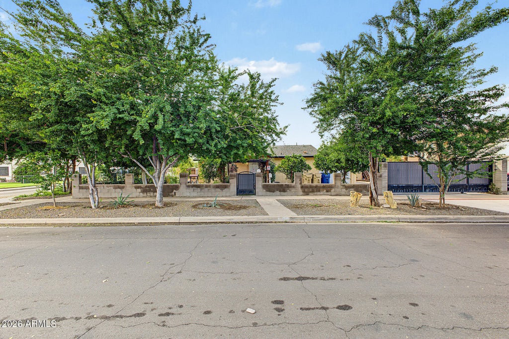 Photo of 6702 N 60th Avenue, Glendale, AZ 85301 (MLS # 7087230)