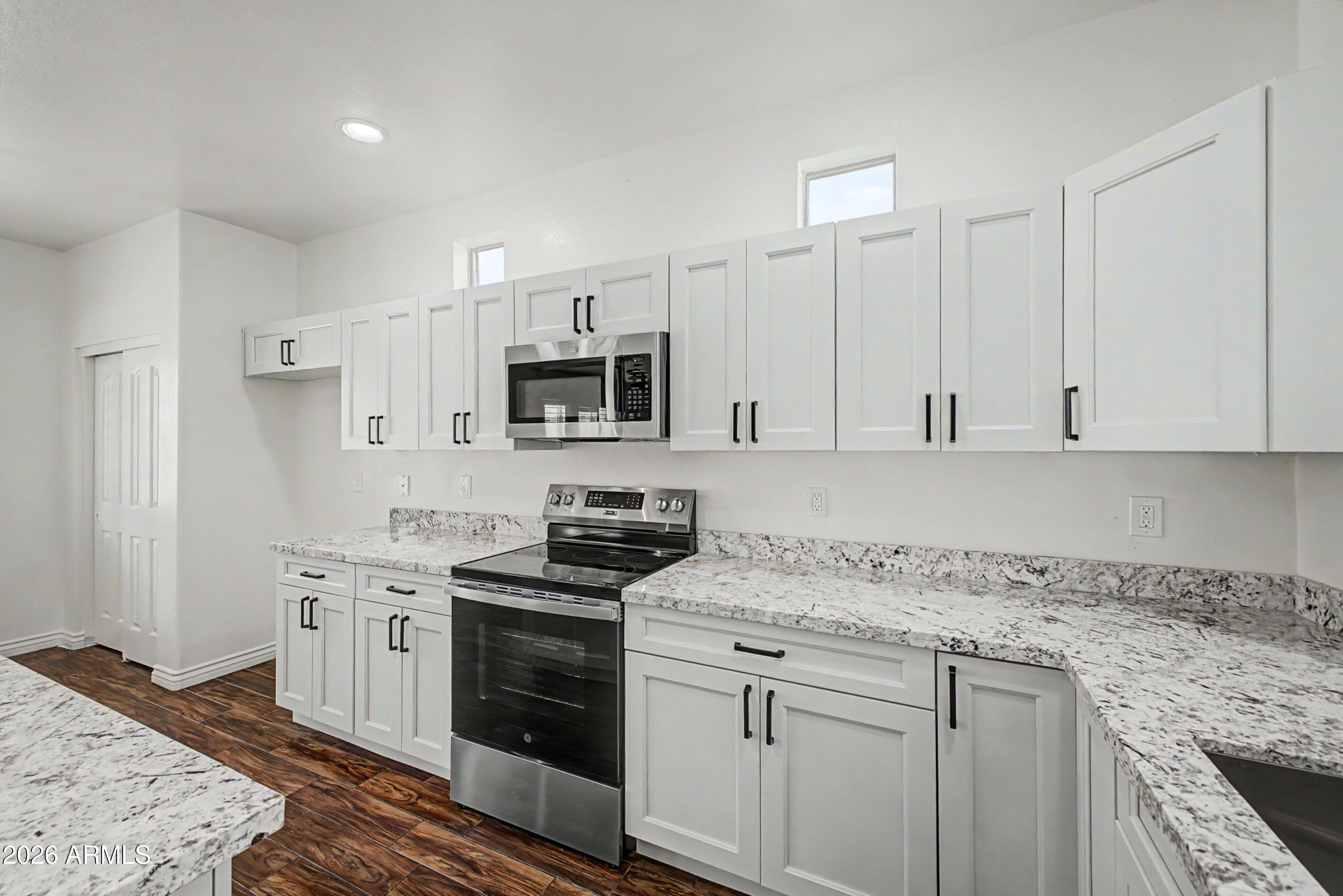 9442 W BERKELEY Road