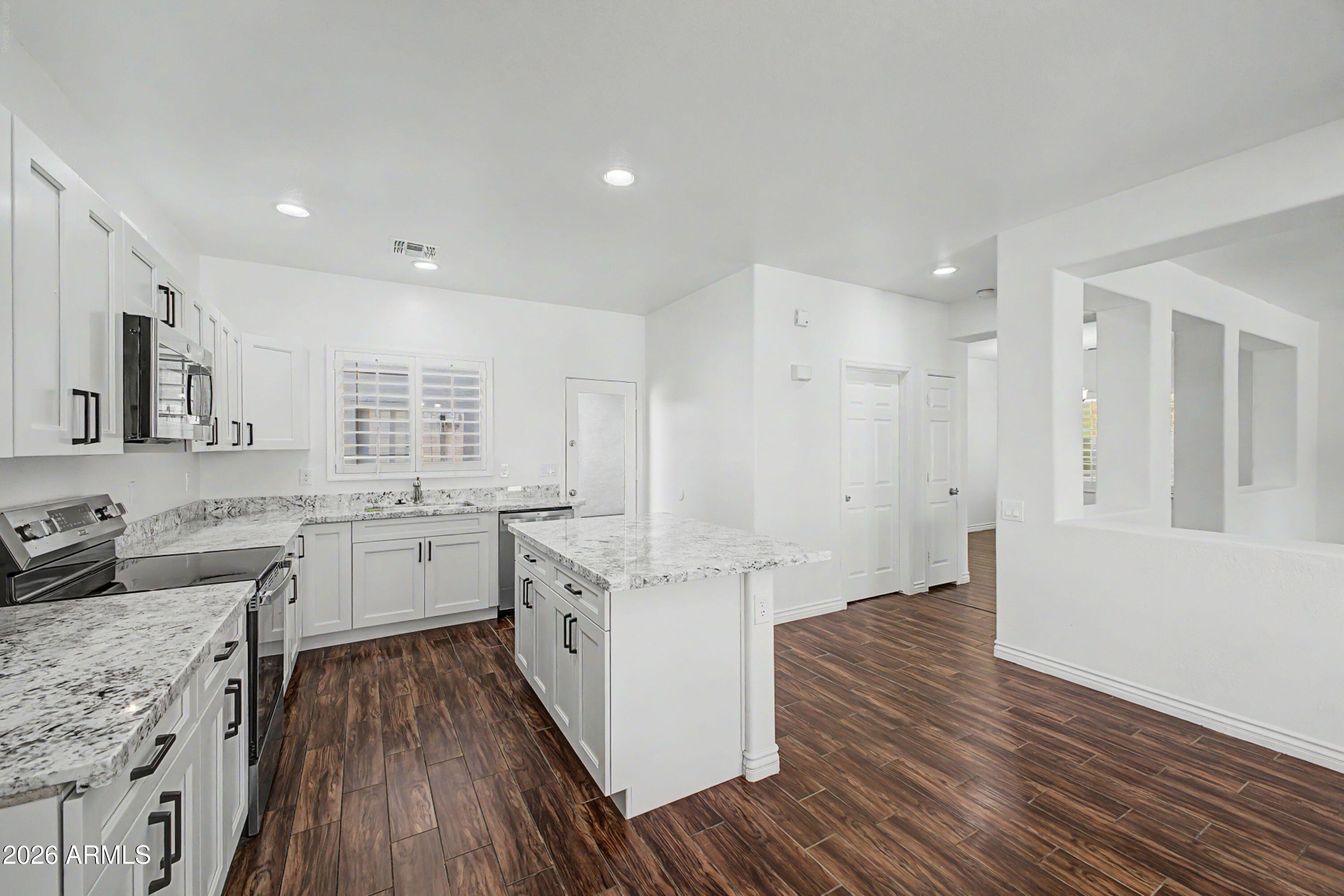 9442 W BERKELEY Road