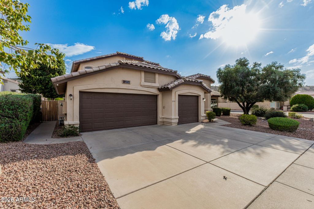 Photo of 5745 W Mariposa Grande Lane, Glendale, AZ 85310 (MLS # 6993278)