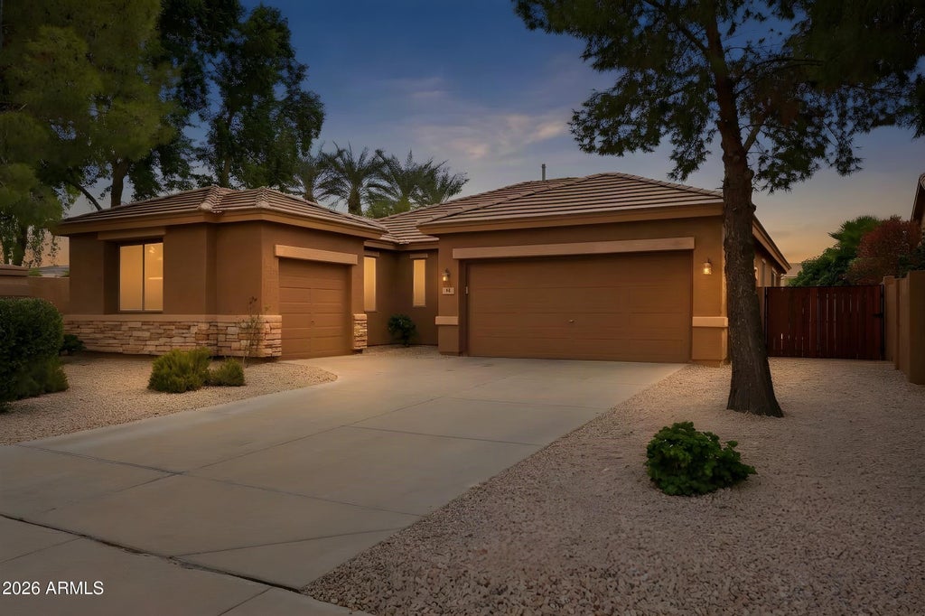 Photo of 85 W Goldfinch Way, Chandler, AZ 85286 (MLS # 7074347)