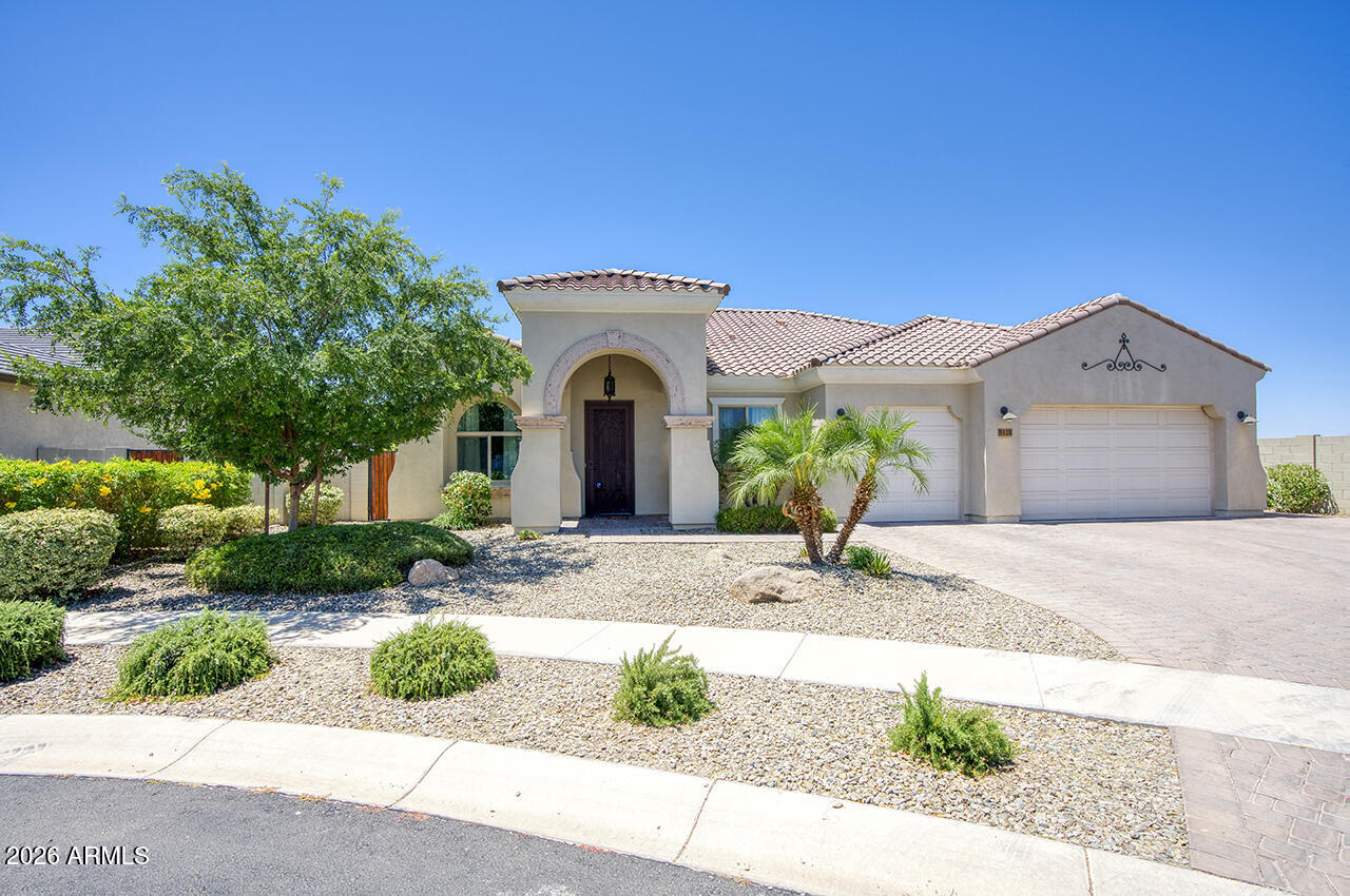 COMMONS AT SOUTH MOUNTAIN - Residential