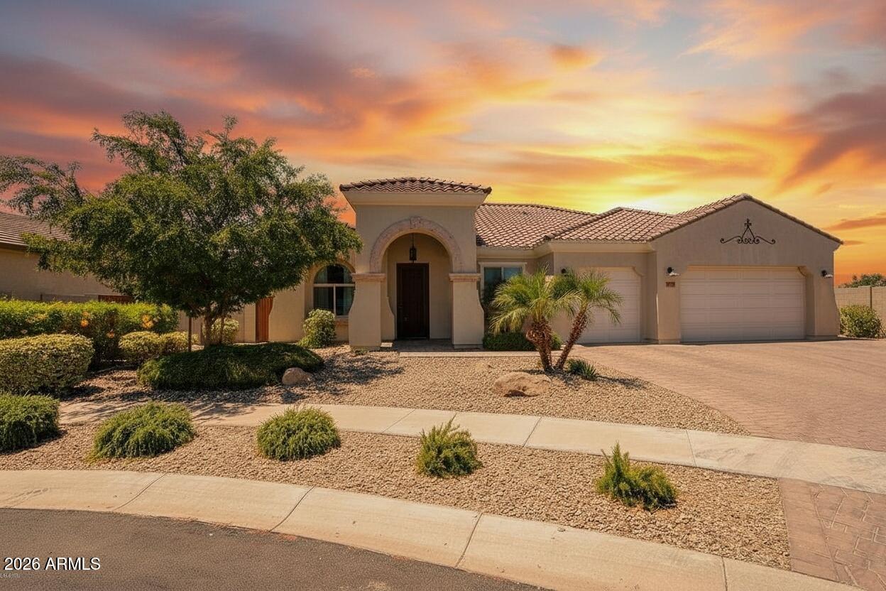 COMMONS AT SOUTH MOUNTAIN - Residential