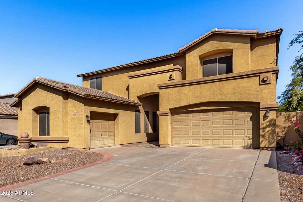 Photo of 1816 E Carob Drive, Chandler, AZ 85286 (MLS # 6928521)