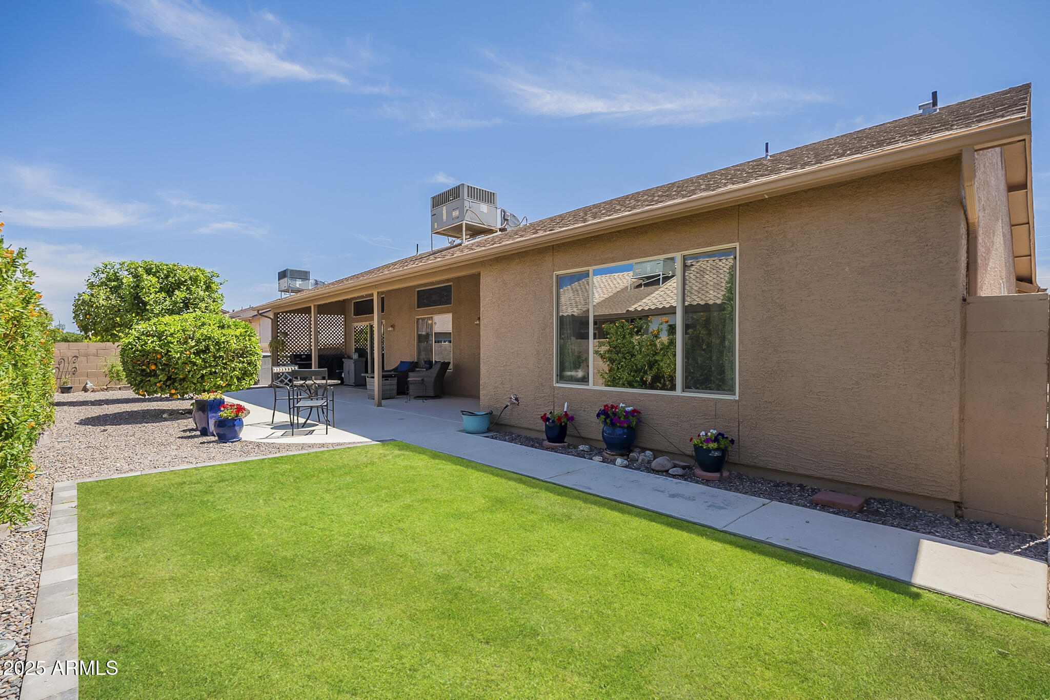 1562 E GLENEAGLE Drive