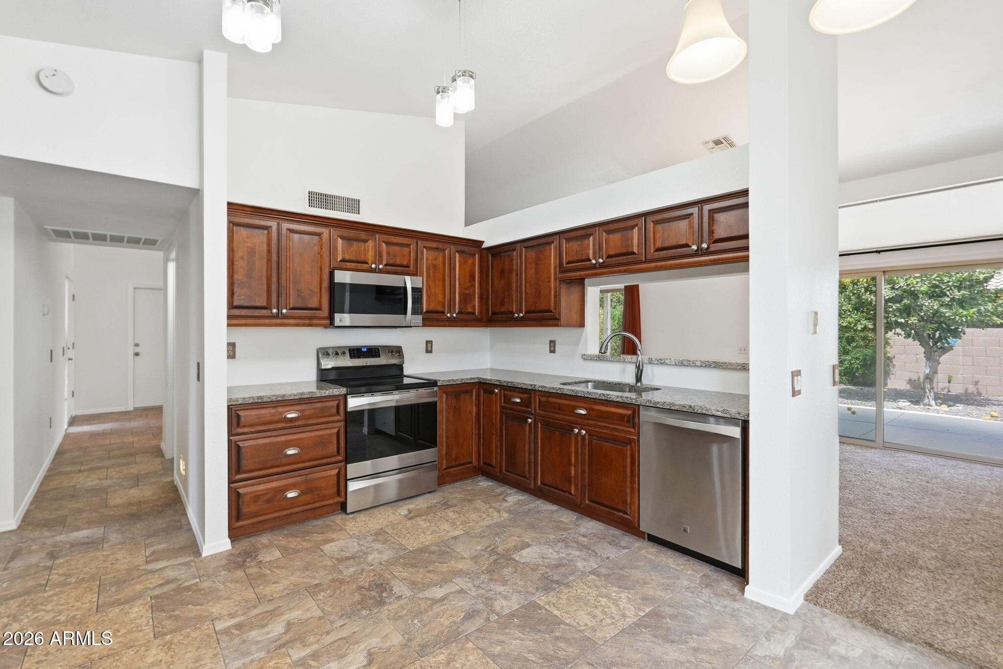 1562 E GLENEAGLE Drive