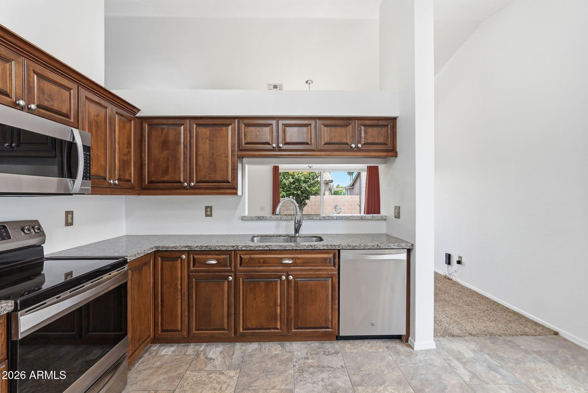 1562 E GLENEAGLE Drive