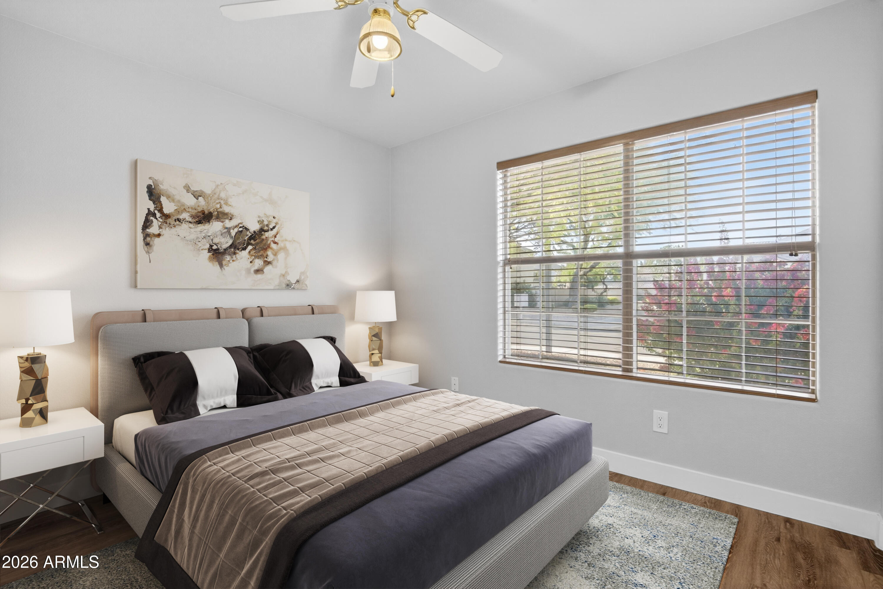1827 E CARLA VISTA Drive