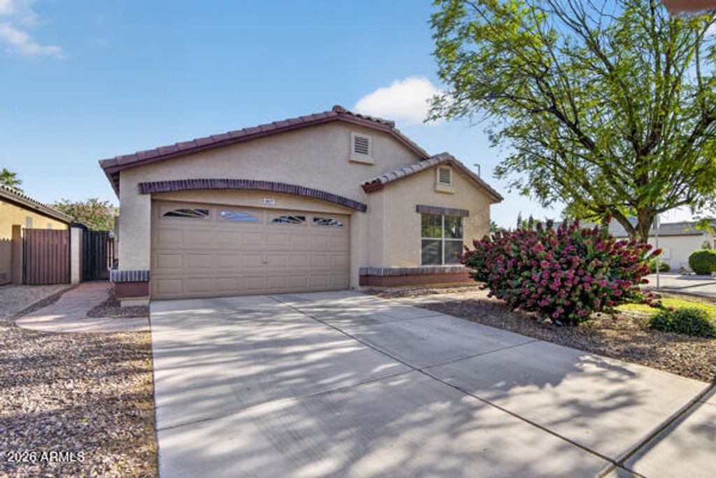 Photo of 1827 E Carla Vista Drive, Gilbert, AZ 85295 (MLS # 7023459)
