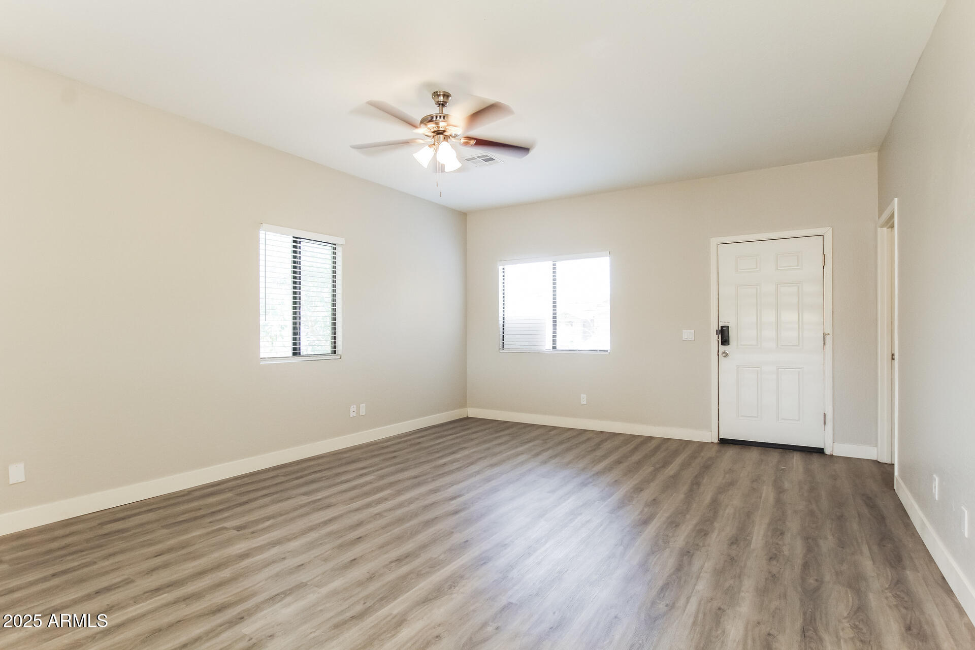 Homes 2 811 W SAINT KATERI Avenue