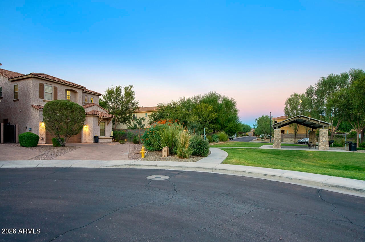 4542 E VISTA BONITA Drive