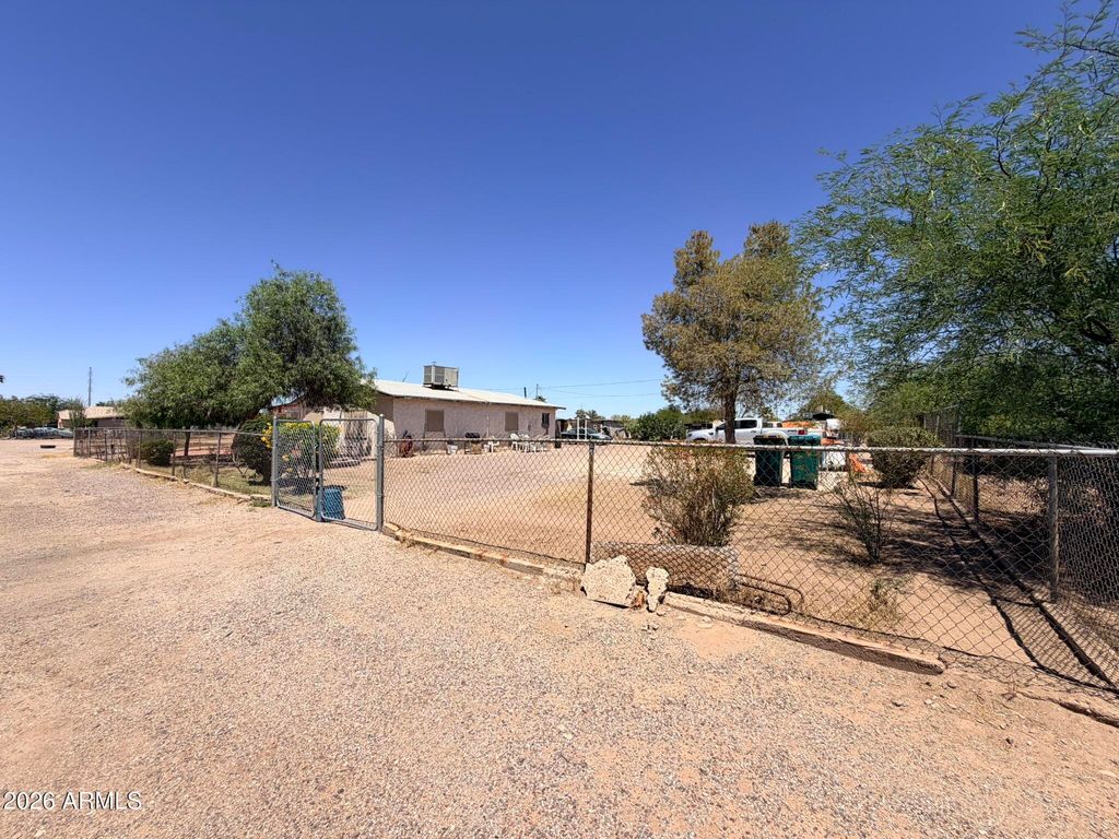 Photo of 410 W 3rd Place, Eloy, AZ 85131 (MLS # 7027104)