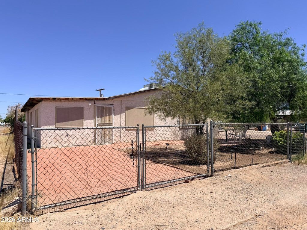 Photo of 410 W 3rd Place, Eloy, AZ 85131 (MLS # 7027104)