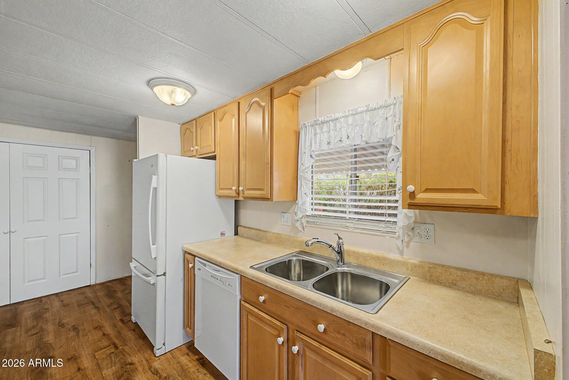 Palm Lakes Village - Residential