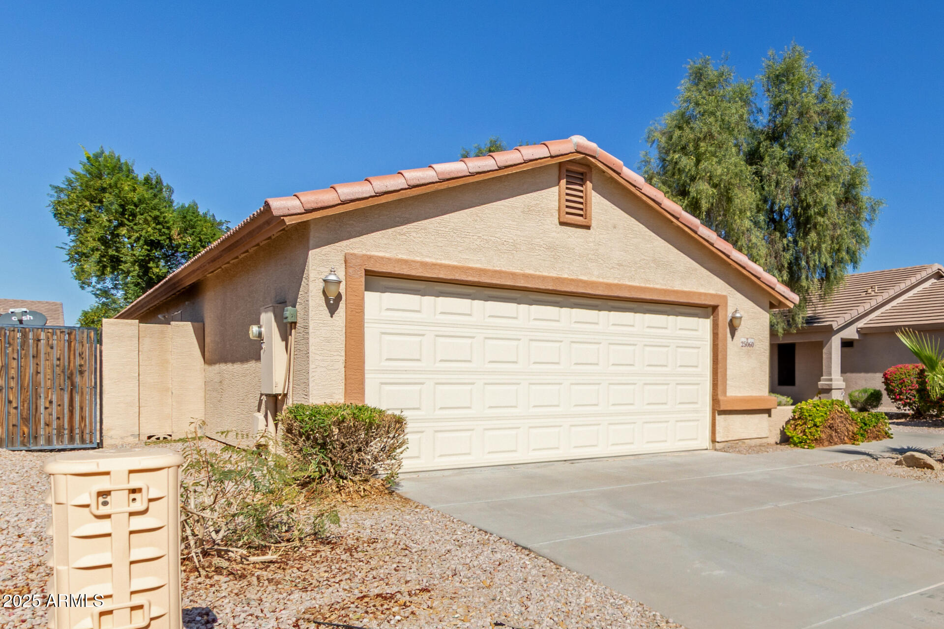 25060 W WAYLAND Drive