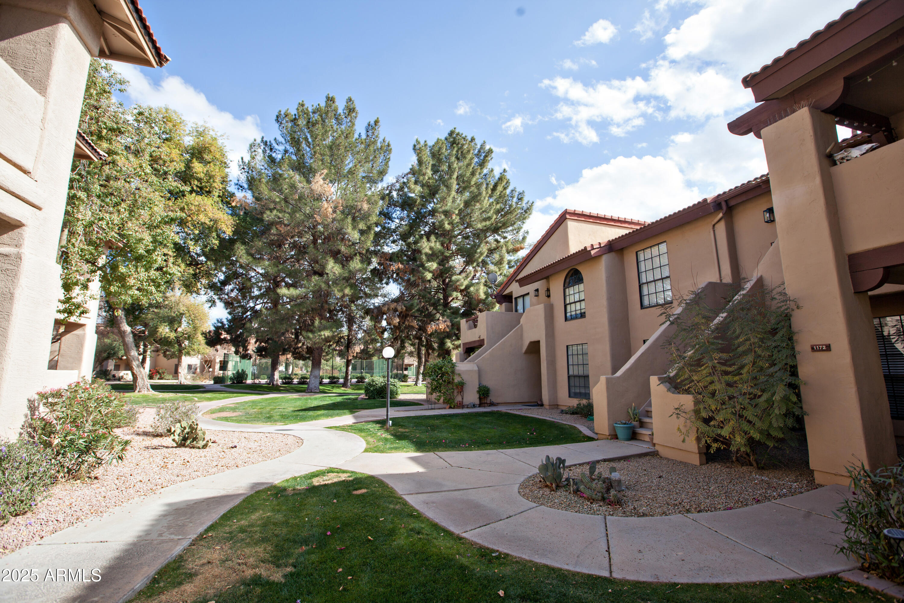 1351 N PLEASANT Drive 2172