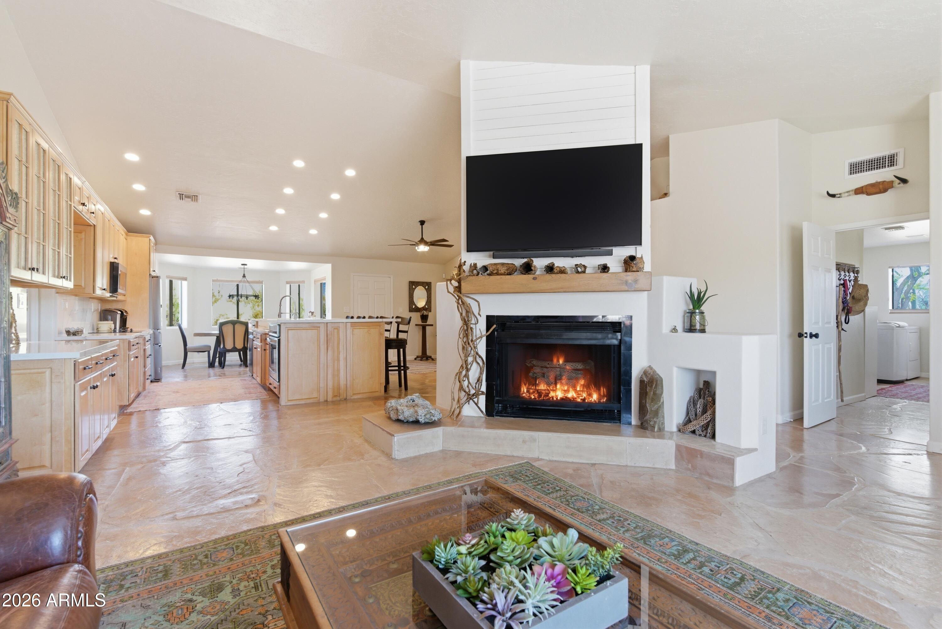 10712 E HUMMINGBIRD Lane