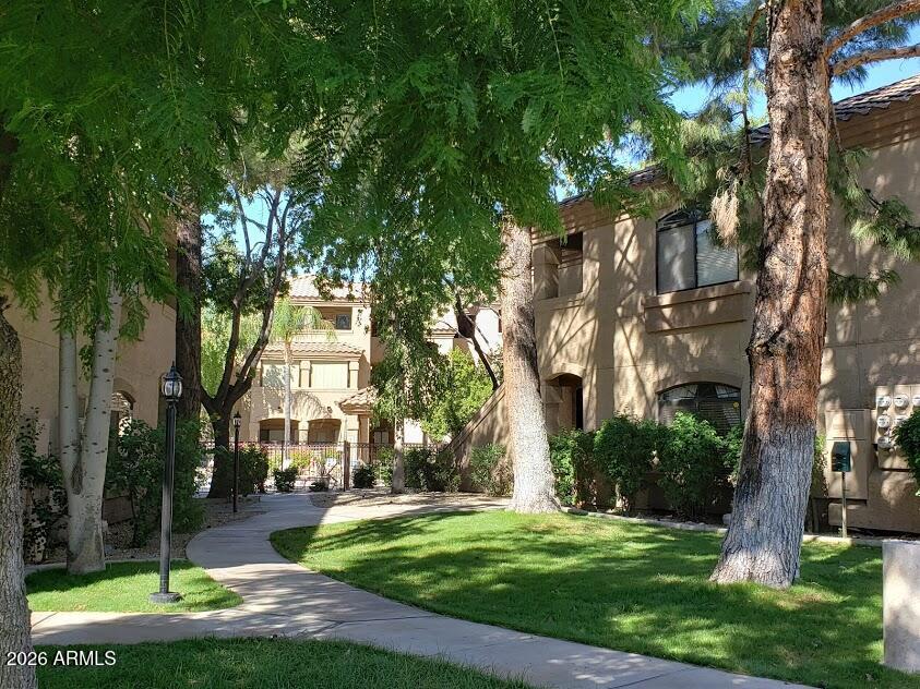 SIGNATURE SCOTTSDALE CONDOMINIUM - Residential