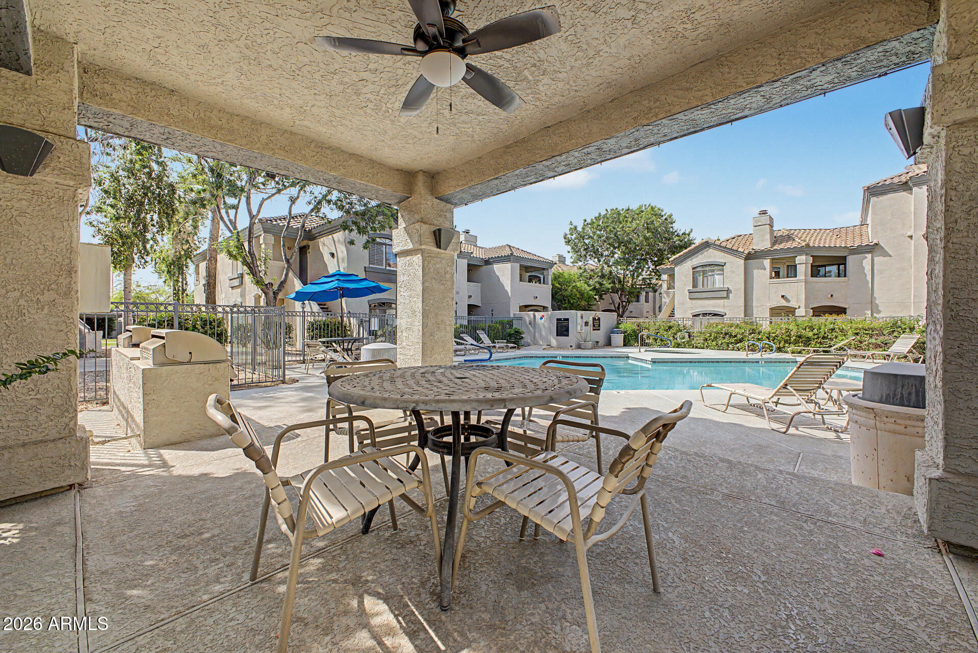 SIGNATURE SCOTTSDALE CONDOMINIUM - Residential
