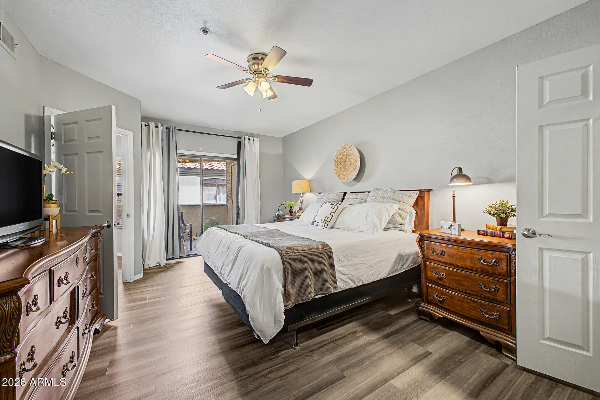 SIGNATURE SCOTTSDALE CONDOMINIUM - Residential