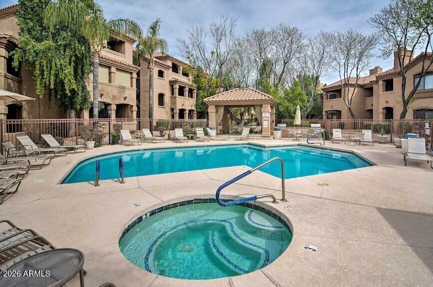 SIGNATURE SCOTTSDALE CONDOMINIUM - Residential