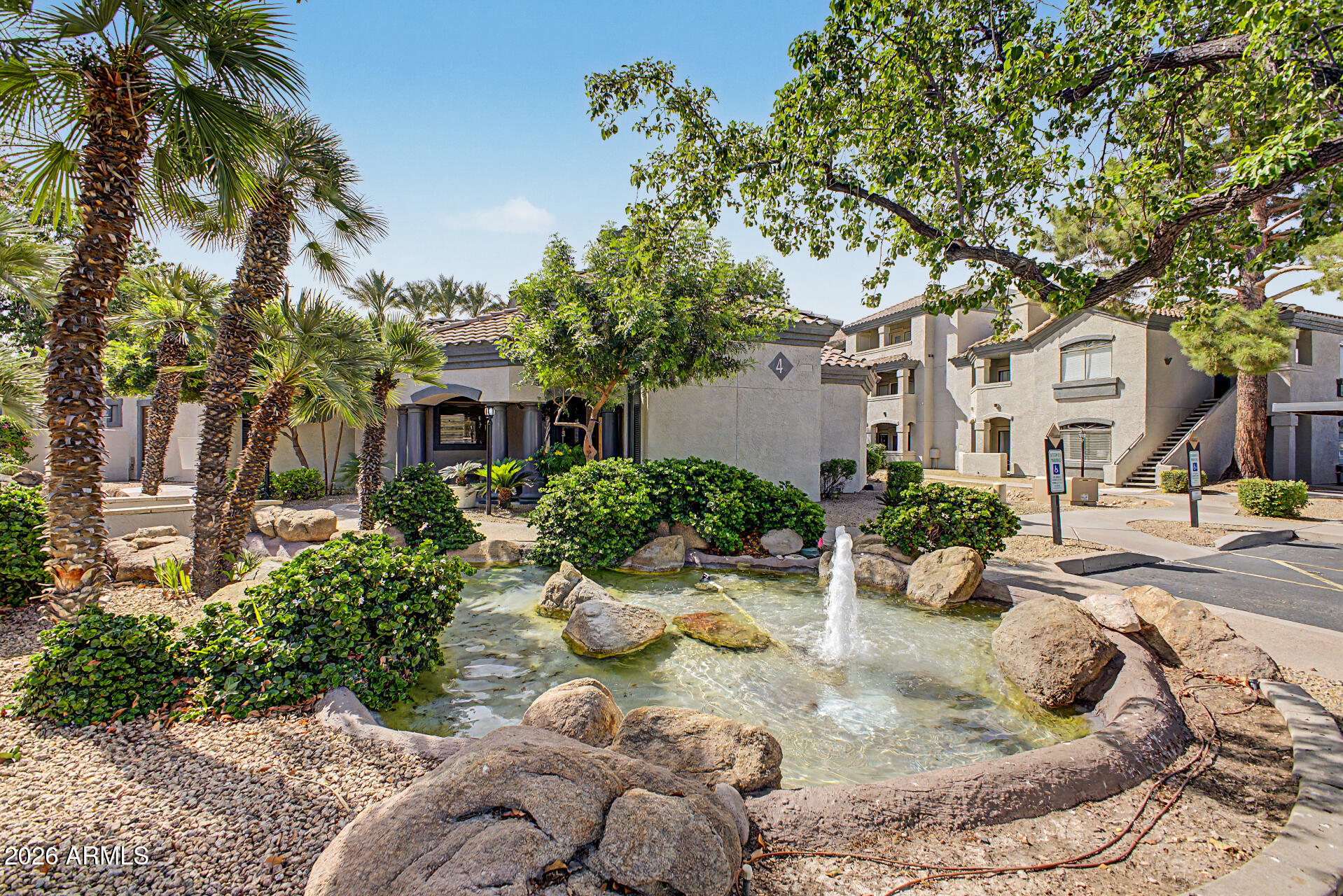 SIGNATURE SCOTTSDALE CONDOMINIUM - Residential