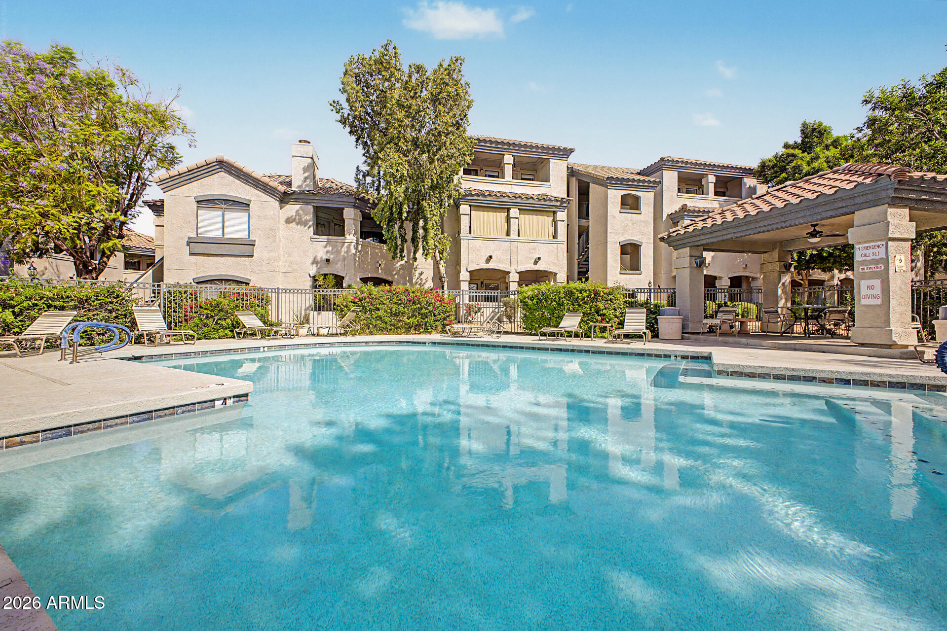 SIGNATURE SCOTTSDALE CONDOMINIUM - Residential