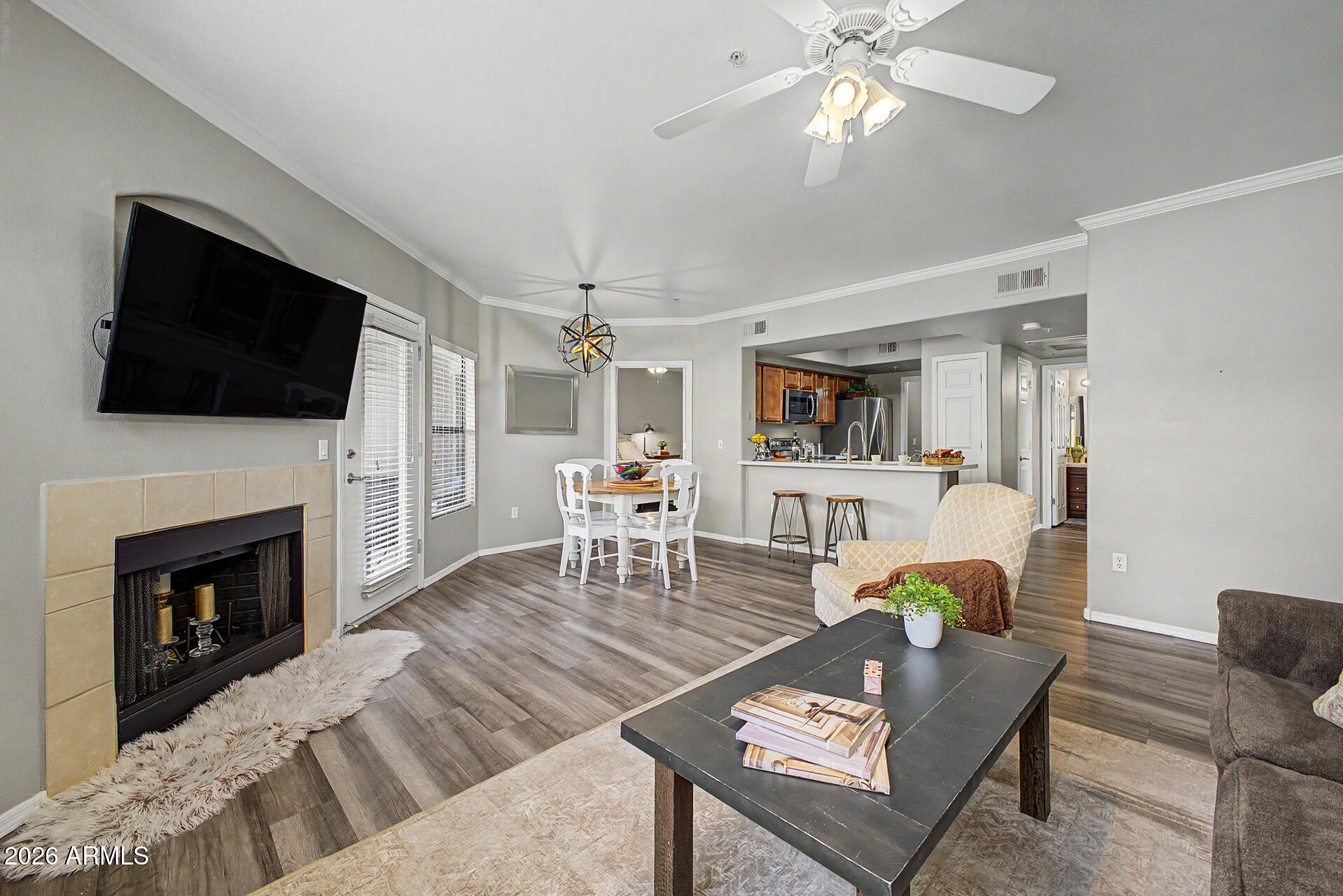 SIGNATURE SCOTTSDALE CONDOMINIUM - Residential
