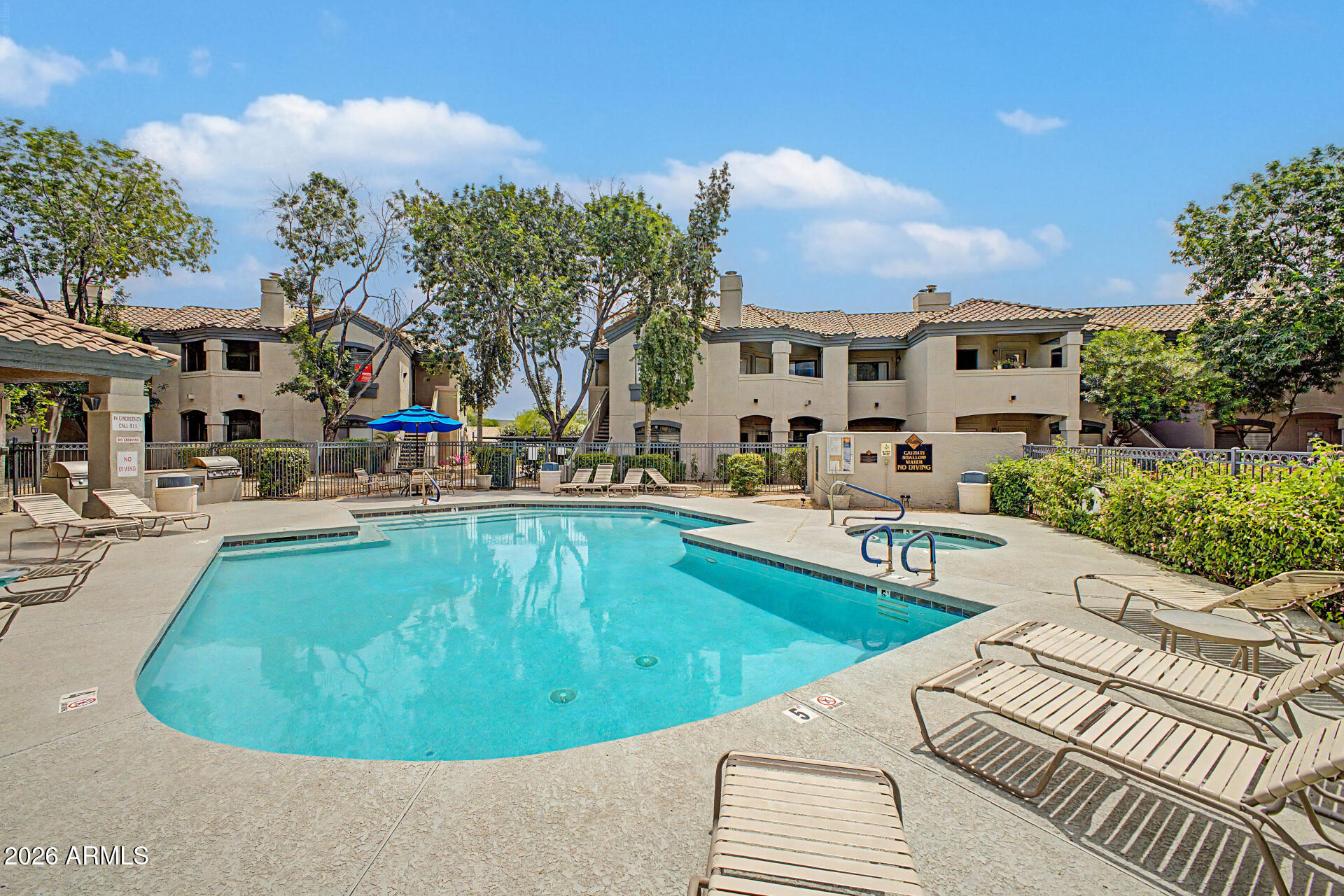SIGNATURE SCOTTSDALE CONDOMINIUM - Residential