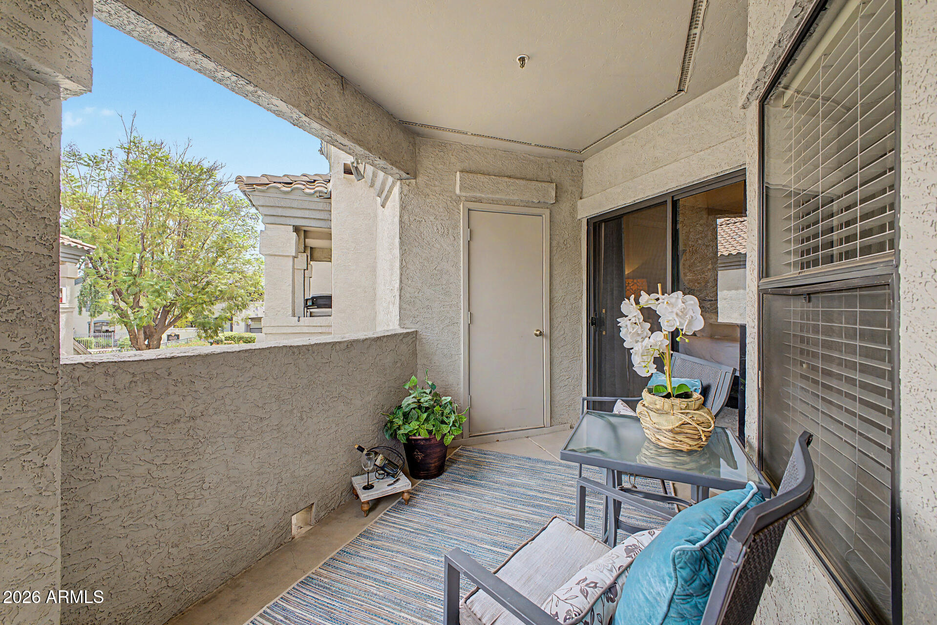 SIGNATURE SCOTTSDALE CONDOMINIUM - Residential