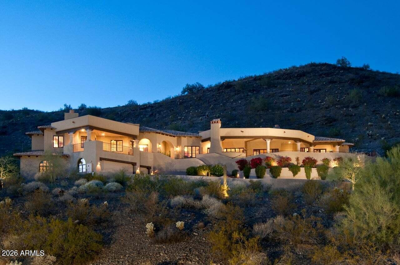 1930 E DESERT WILLOW Drive