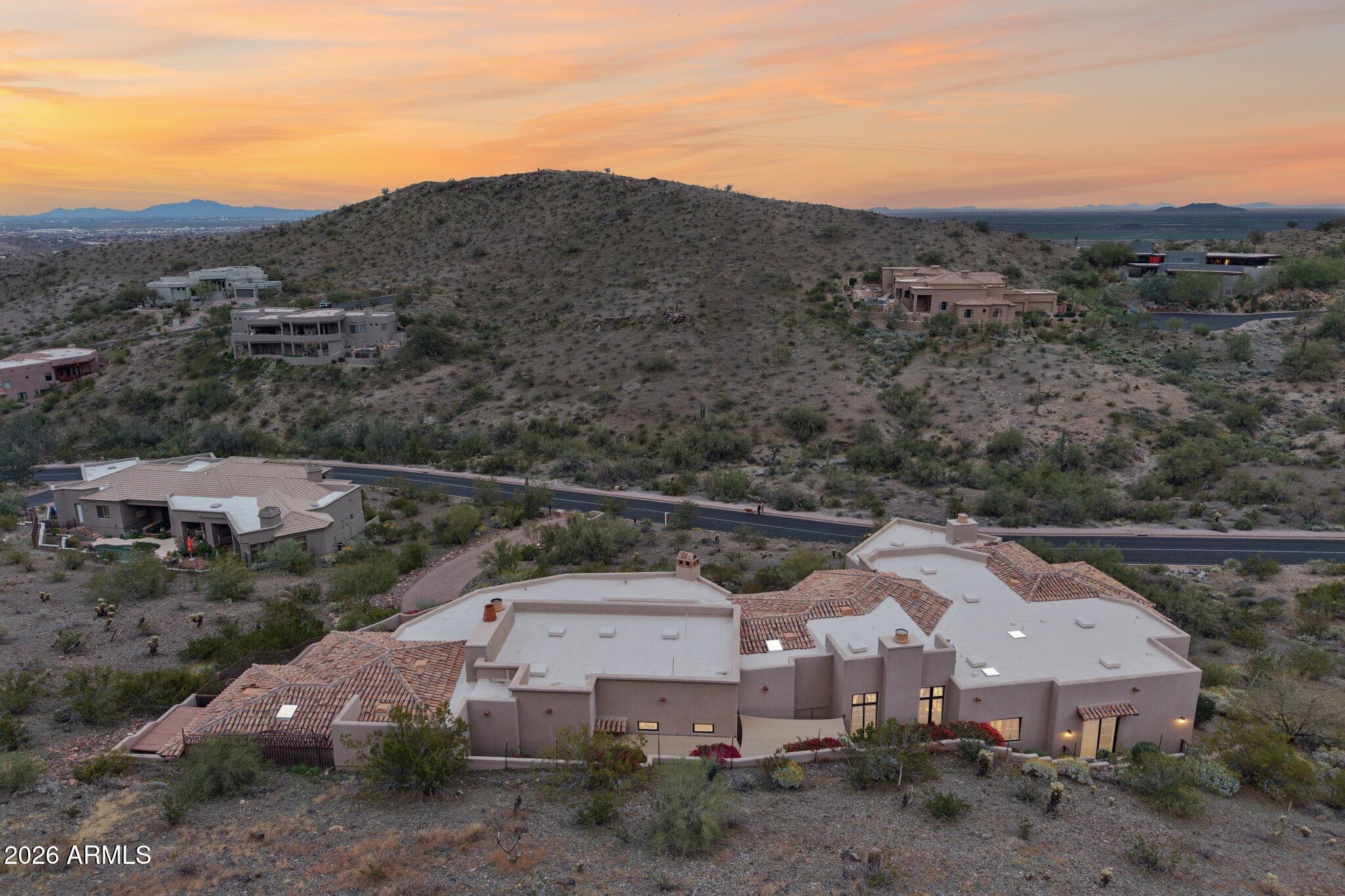 1930 E DESERT WILLOW Drive