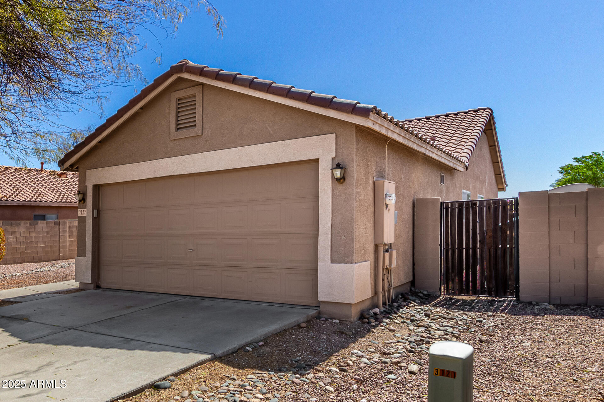 3117 W CASINO Avenue