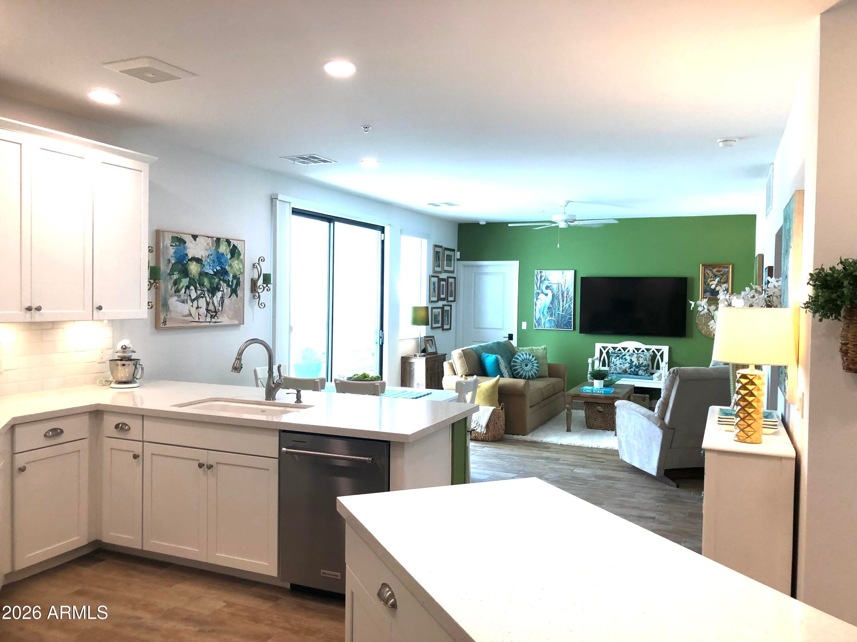 2511 W QUEEN CREEK Road 174