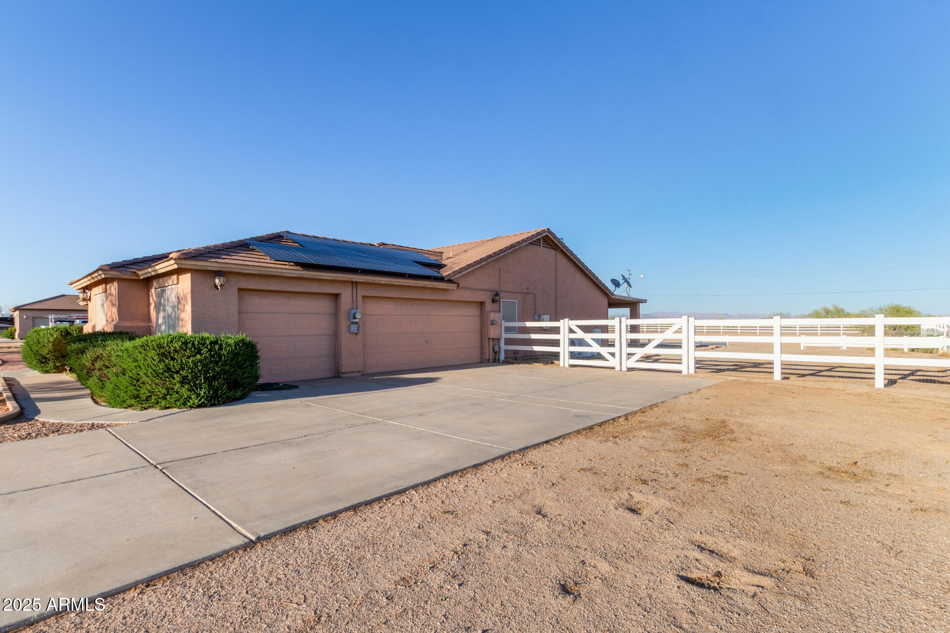 23717 N Mustang Way